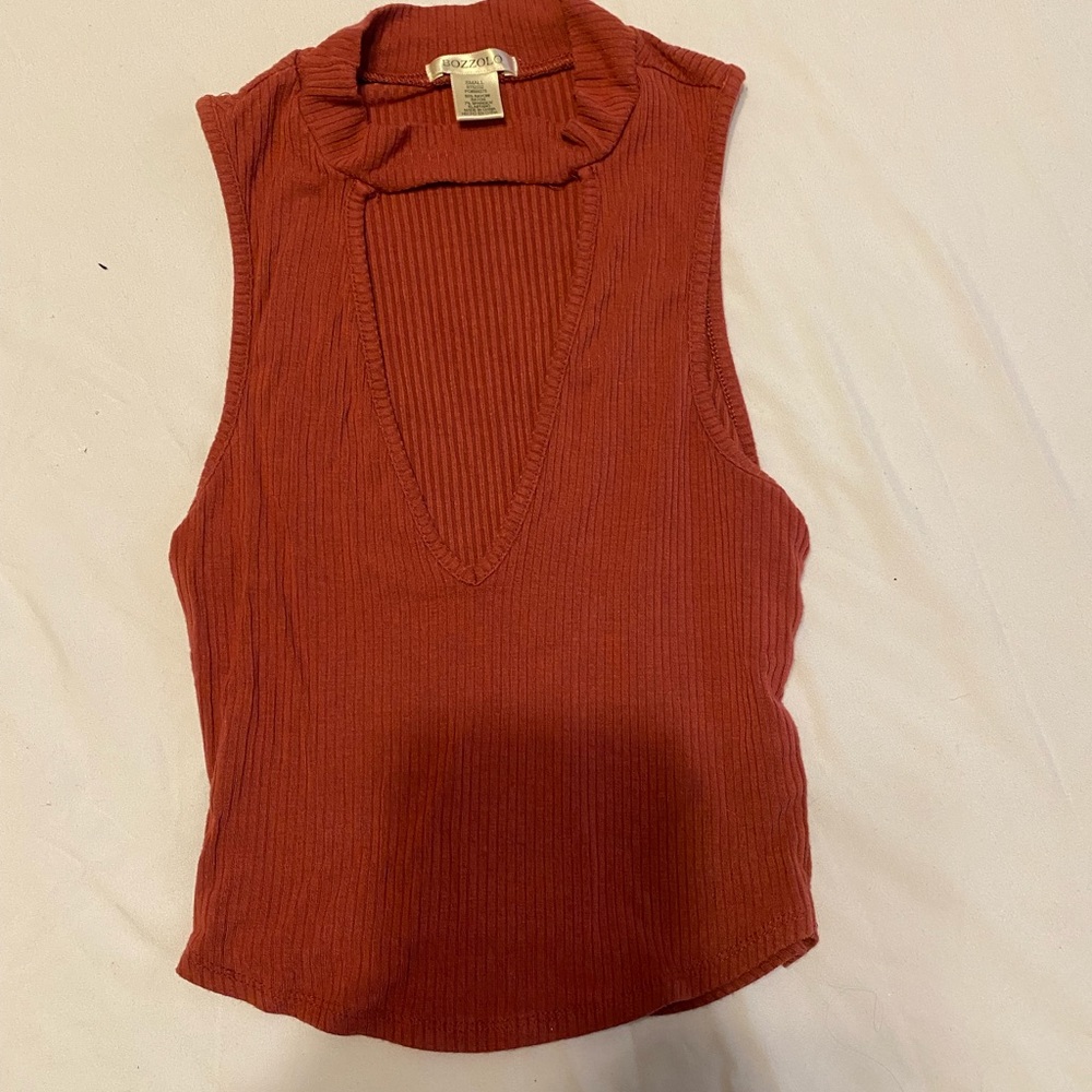halter crop top tee with keyhole cut out